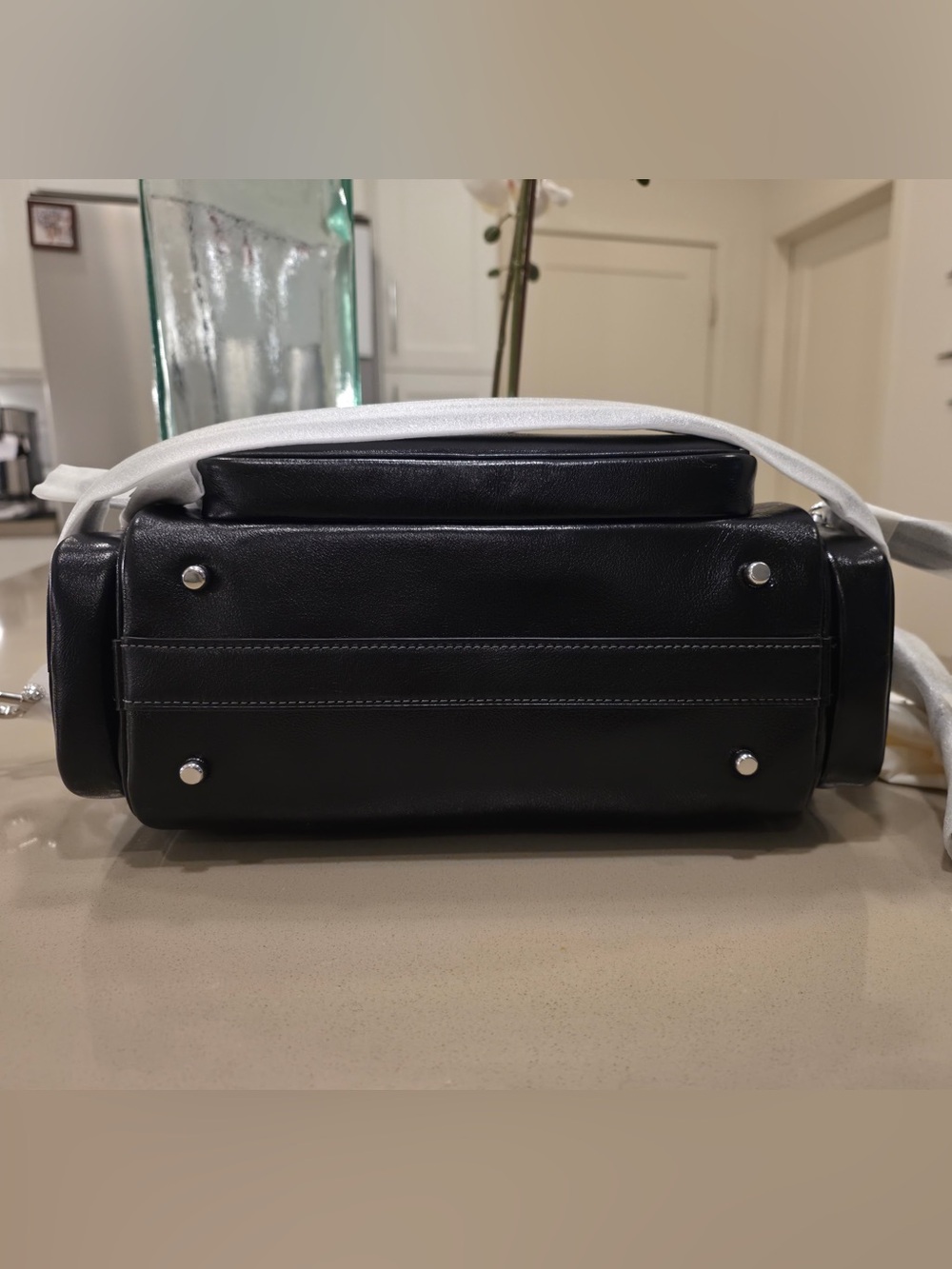 Coach Compass 25 with Pockets in Black Glazed Leather - Picture 3 of 5